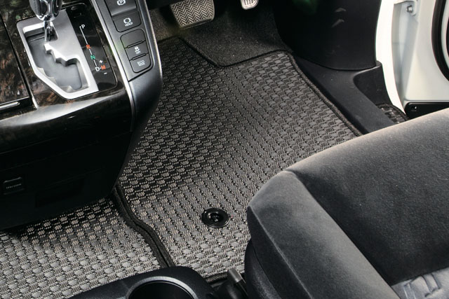 シートカバーで車の内装をカスタム